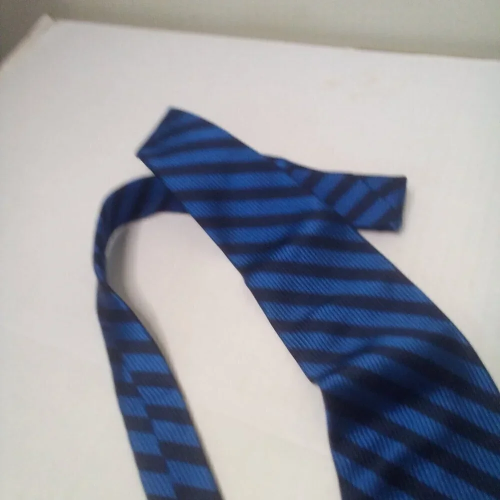 Meeting Street Tie Necktie 100% Silk Stripe Blue Black